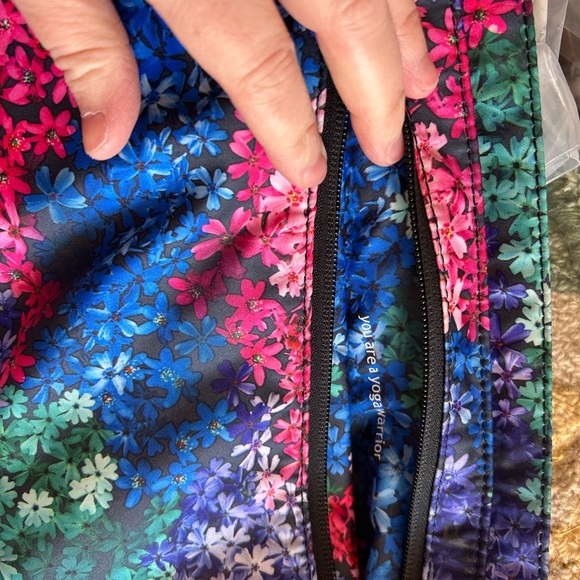 Lululemon yoga mat Floral Patterned Backpack with Blue Straps - Picture 4 of 4